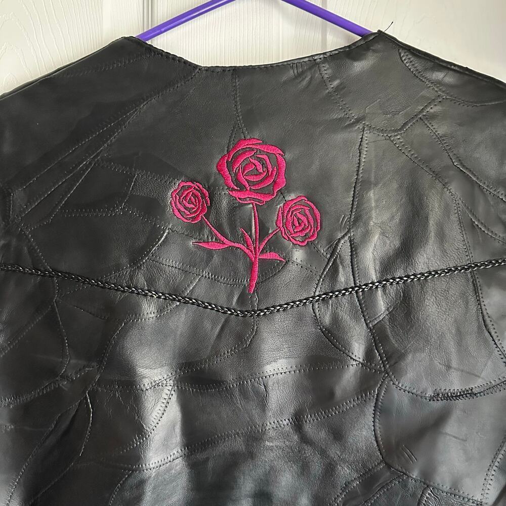 NWT Diamond Plate Buffalo Leather Vest Embroidered Roses Womens Size 5XL - Picture 3 of 7